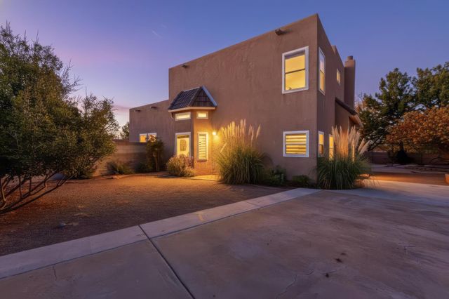 7413 Target Lane NW, Albuquerque, NM 87120