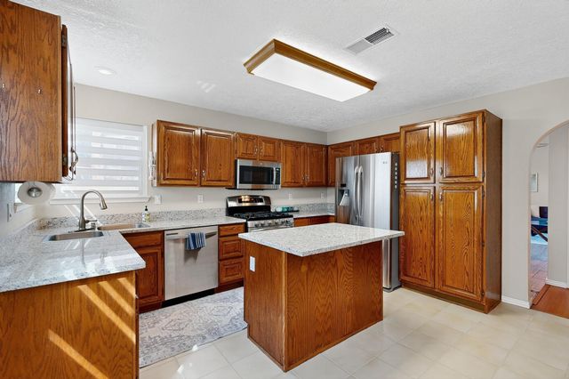 7413 Target Lane NW, Albuquerque, NM 87120