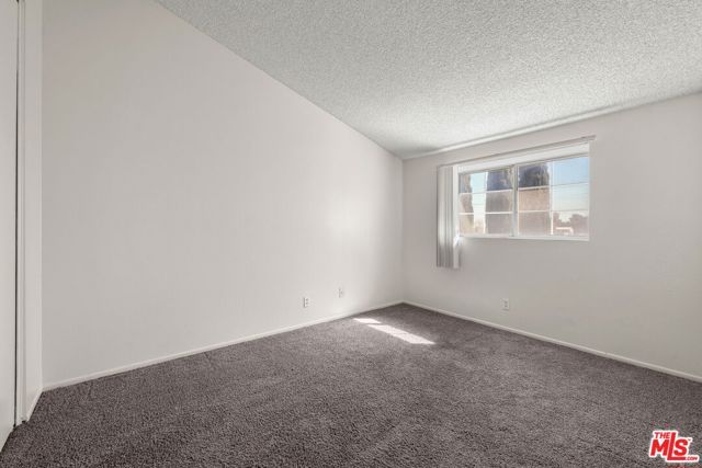 5033 W Avenue L10 4, Lancaster, CA 93536