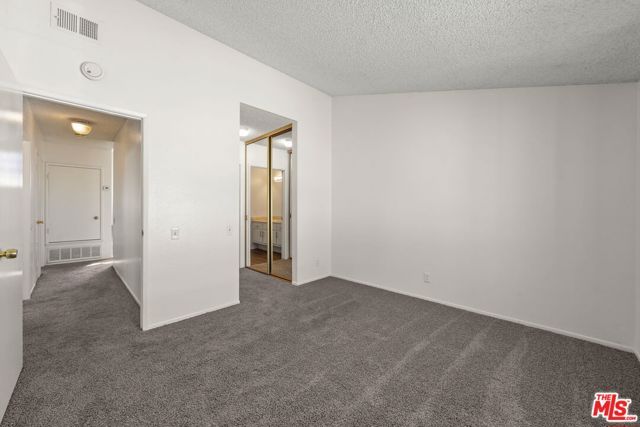 5033 W Avenue L10 4, Lancaster, CA 93536