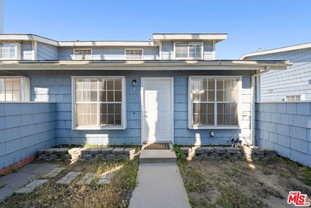 5033 W Avenue L10 4, Lancaster, CA 93536