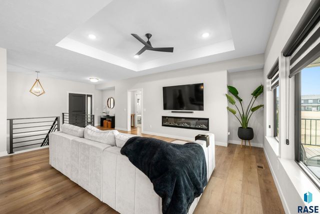 276 Central Park Ct Court, Harrisburg, SD 57032