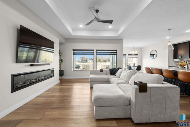 276 Central Park Ct Court, Harrisburg, SD 57032