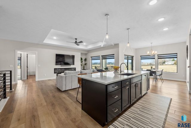 276 Central Park Ct Court, Harrisburg, SD 57032