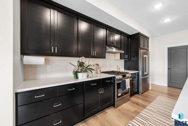 276 Central Park Ct Court, Harrisburg, SD 57032