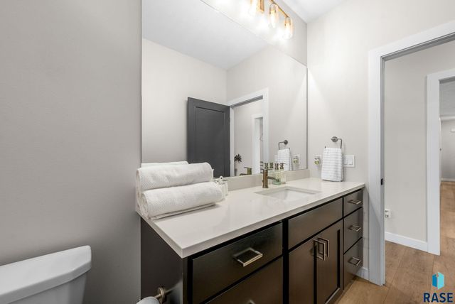 276 Central Park Ct Court, Harrisburg, SD 57032