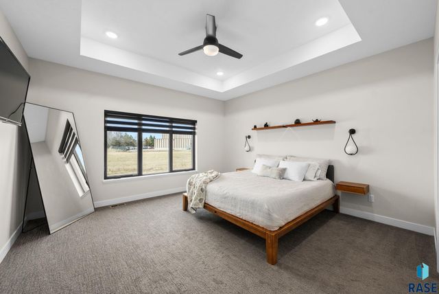 276 Central Park Ct Court, Harrisburg, SD 57032