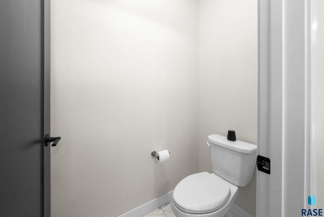 276 Central Park Ct Court, Harrisburg, SD 57032