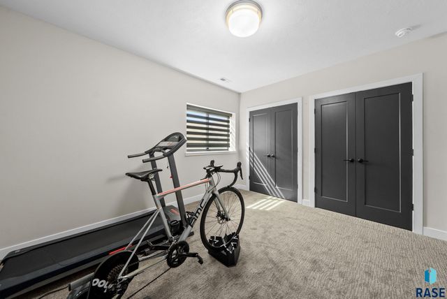 276 Central Park Ct Court, Harrisburg, SD 57032