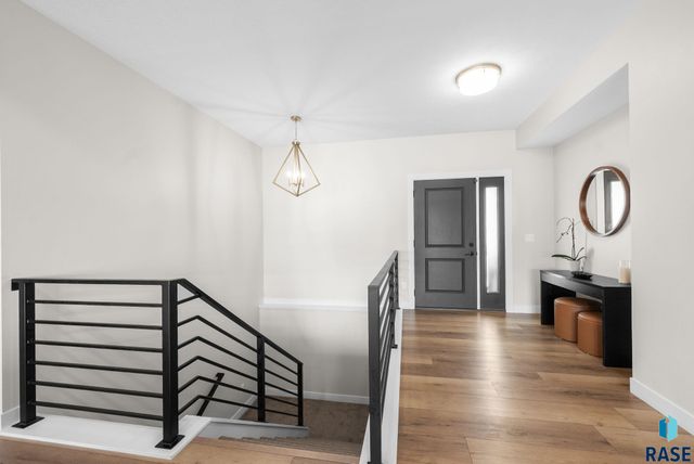 276 Central Park Ct Court, Harrisburg, SD 57032