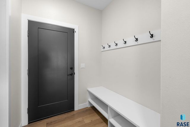 276 Central Park Ct Court, Harrisburg, SD 57032