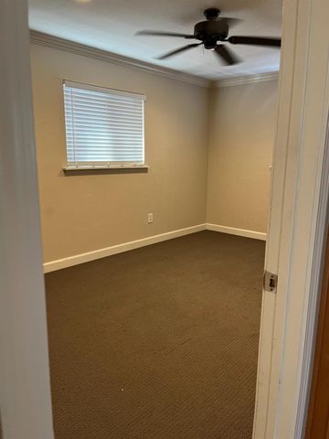 533 N 1st Ave, Oakdale, CA 95361