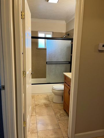533 N 1st Ave, Oakdale, CA 95361
