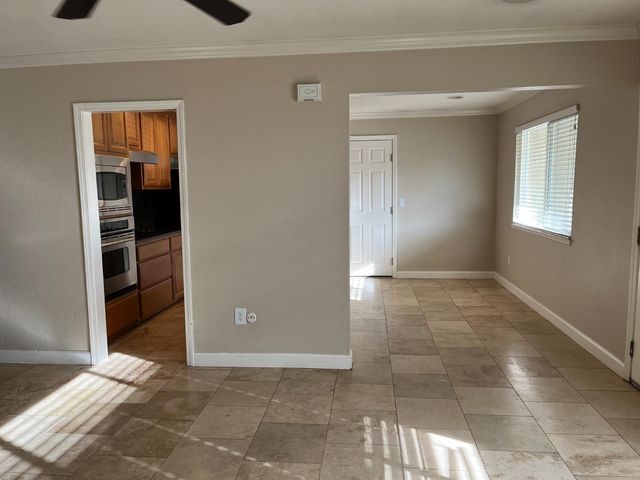 533 N 1st Ave, Oakdale, CA 95361