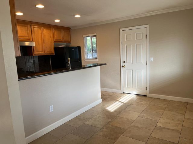 533 N 1st Ave, Oakdale, CA 95361