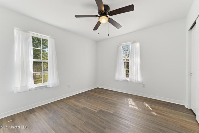 326 S Central Avenue, Waveland, MS 39576