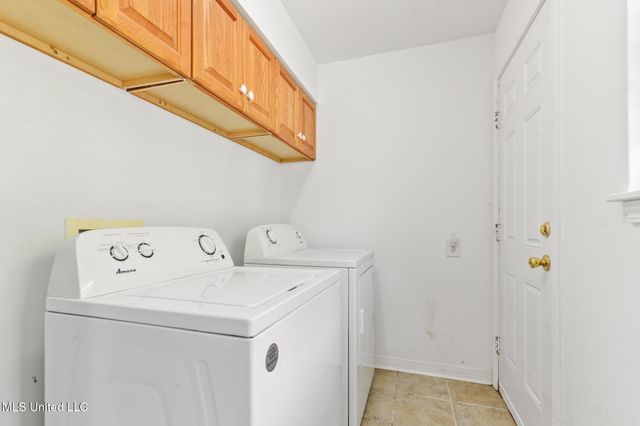 326 S Central Avenue, Waveland, MS 39576