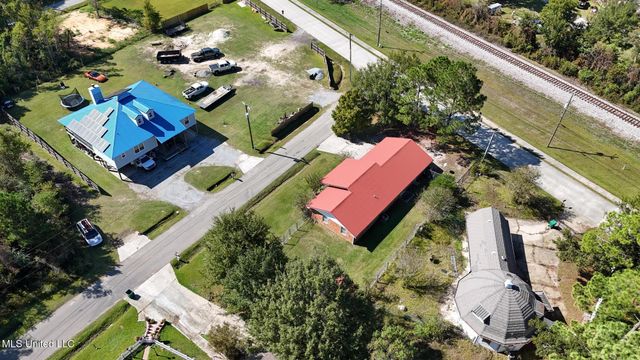 326 S Central Avenue, Waveland, MS 39576