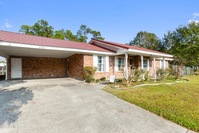 326 S Central Avenue, Waveland, MS 39576