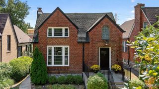 7484 Gannon Avenue, University City, MO 63130