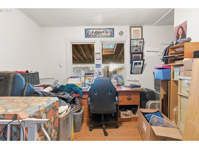 16901 Se IVON St, Portland, OR 97236