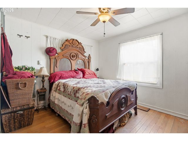 16901 Se IVON St, Portland, OR 97236