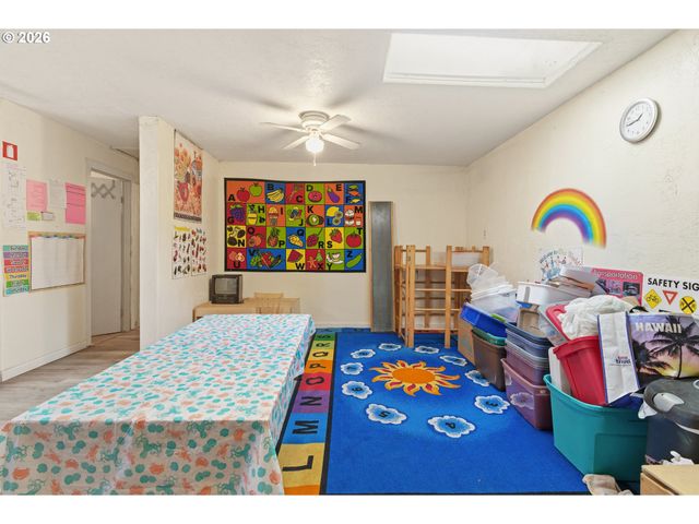 16901 Se IVON St, Portland, OR 97236