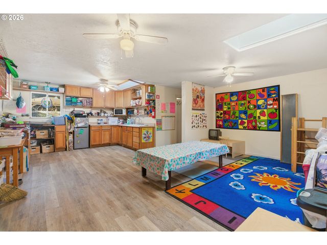 16901 Se IVON St, Portland, OR 97236