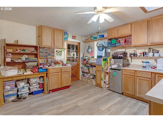 16901 Se IVON St, Portland, OR 97236