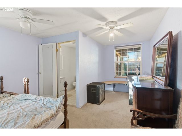 16901 Se IVON St, Portland, OR 97236