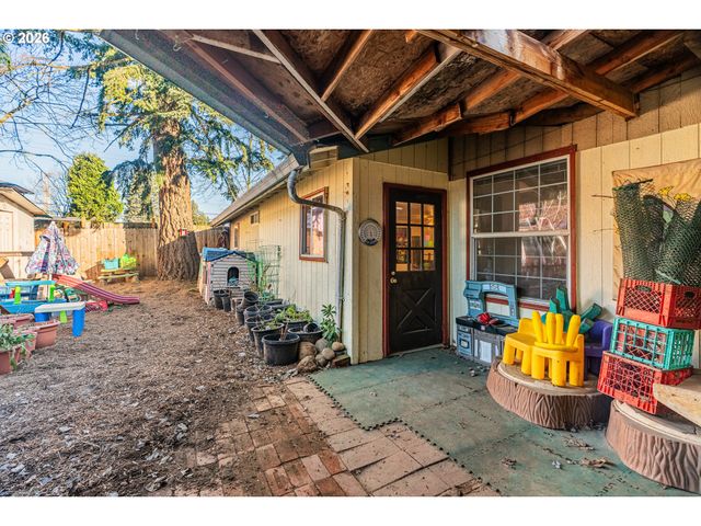 16901 Se IVON St, Portland, OR 97236