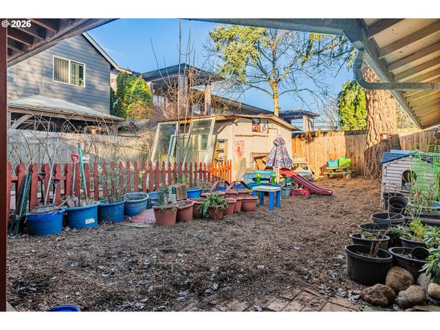 16901 Se IVON St, Portland, OR 97236