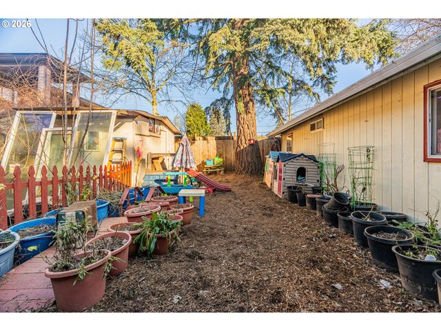 16901 Se IVON St, Portland, OR 97236