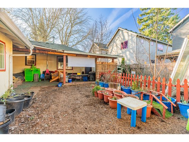 16901 Se IVON St, Portland, OR 97236