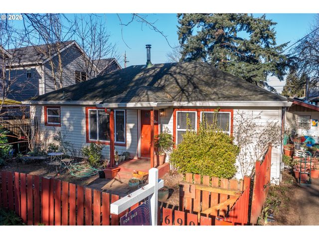 16901 Se IVON St, Portland, OR 97236