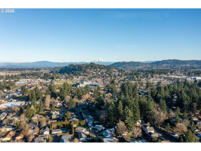 16901 Se IVON St, Portland, OR 97236
