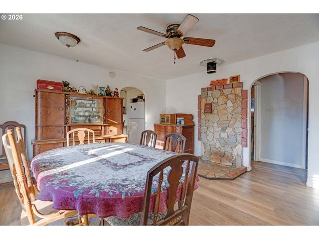 16901 Se IVON St, Portland, OR 97236