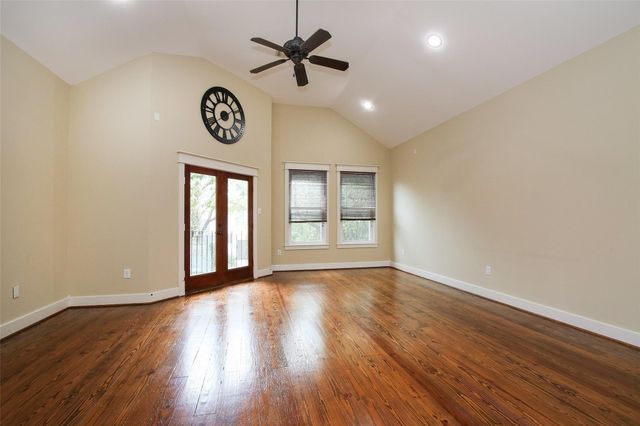 5006 Blossom Street, Houston, TX 77007