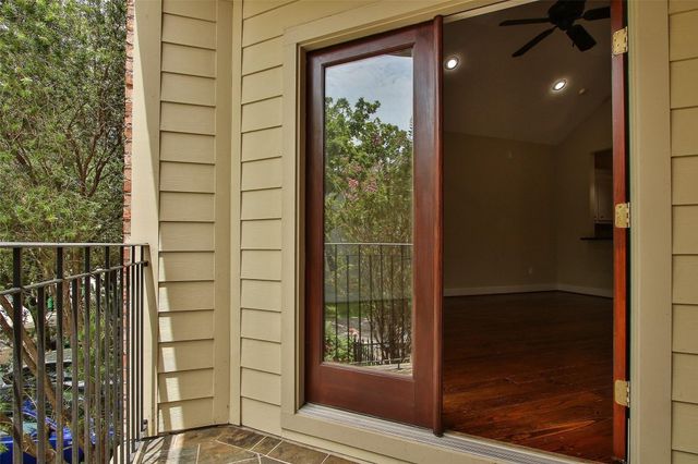 5006 Blossom Street, Houston, TX 77007