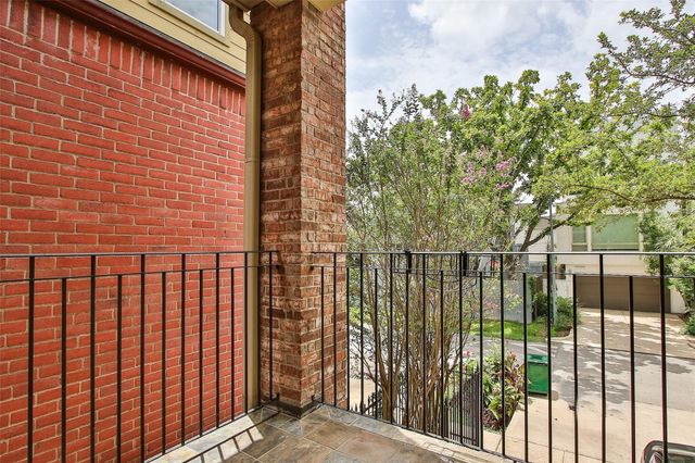5006 Blossom Street, Houston, TX 77007