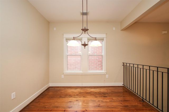 5006 Blossom Street, Houston, TX 77007