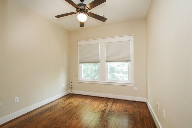 5006 Blossom Street, Houston, TX 77007