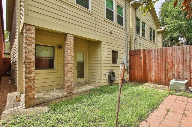 5006 Blossom Street, Houston, TX 77007
