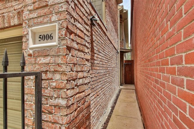 5006 Blossom Street, Houston, TX 77007