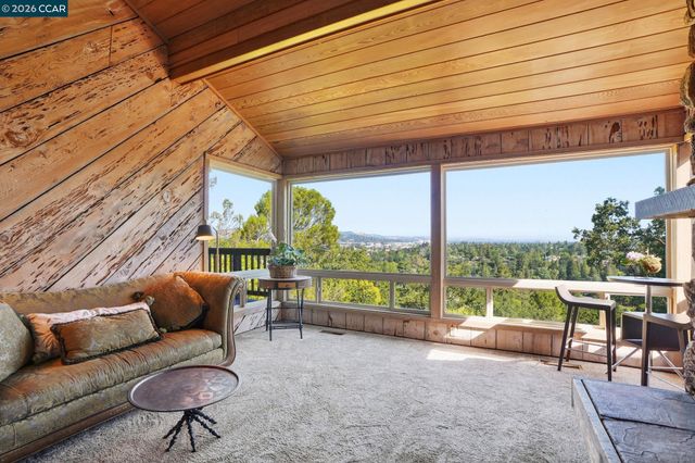 132 Rudgear Dr, Walnut Creek, CA 94596