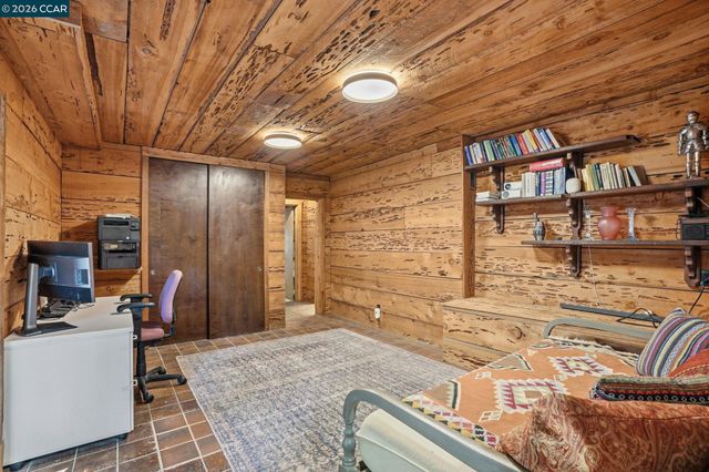 132 Rudgear Dr, Walnut Creek, CA 94596