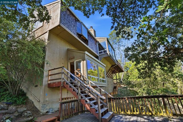 132 Rudgear Dr, Walnut Creek, CA 94596