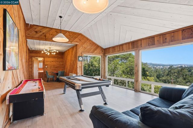 132 Rudgear Dr, Walnut Creek, CA 94596