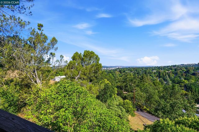 132 Rudgear Dr, Walnut Creek, CA 94596
