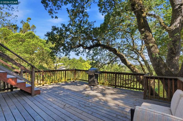 132 Rudgear Dr, Walnut Creek, CA 94596
